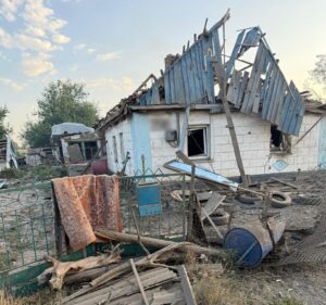 Знищені вщент будинки: поліція показала реальні кадри обстрілу Запорізької області (ФОТО)