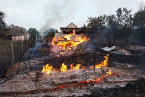 ДСНС ліквідувала наслідки ворожих обстрілів на Запоріжжі: за добу сталося 11 пожеж (ФОТО)