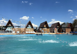 У Запоріжжі відкрили новий басейн з орендою будиночків: ціни (ФОТО)