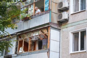 Запоріжжя вибухи сьогодні: вибиті вікна та понівечені фасади (ФОТО, ВІДЕО)