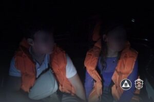На Хортиці двоє підлітків застрягли на мілині: врятували водолази (ФОТО)