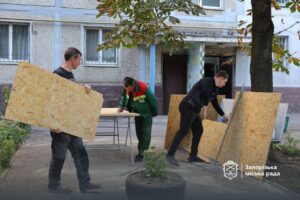 У Запоріжжі збільшилася кількість багатоповерхівок, що постраждали від обстрілу 21 серпня