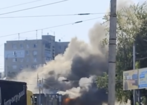 Перші хвилини після удару ракетами по Запоріжжію (ВІДЕО)