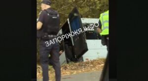 У Запоріжжі маршрутка вилетіла з дороги (ВІДЕО)