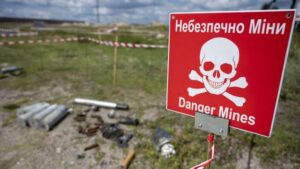 Запорожские поля среди наиболее опасных: заминированная территория Украины больше Англии