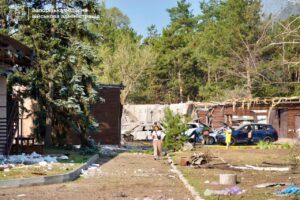 “Це була смерть”: очевидці розповіли про удар по Канівському на Запоріжжі (ВІДЕО)
