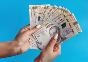 Нова допомога: хто зможе отримувати до 4 тисяч гривень щомісяця від держави