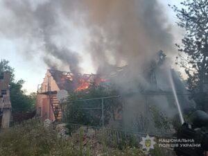 Четверо загиблих та зруйновані будинки: поліція показала наслідки ворожого обстрілу на Запоріжжі (ФОТО)