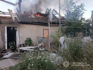 Поліція оприлюднила кадри наслідків російського обстрілу на Запоріжжі (ФОТО, ВІДЕО)