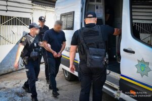 Поліція Запоріжжя підбила підсумки тижня: від гучних затримань до евакуації людей