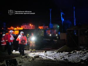 Нічні вибухи в Запоріжжі: зруйновано магазин (ФОТО, ВІДЕО)