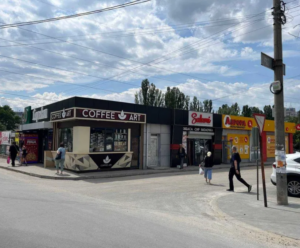 У Запоріжжі виставили на продаж торгівельний комплекс (ФОТО)