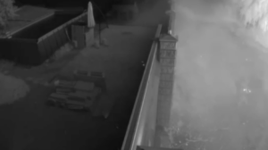 Камера зняла момент “прильоту” БпЛА по будинку в Запоріжжі (ВІДЕО)