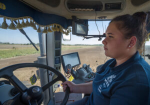 От мечты к призванию: как юная трактористка ломает стереотипы в агросфере