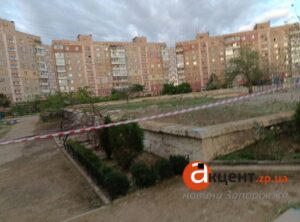 Як зараз виглядає багатоповерхівка, що постраждала від обстрілу РСЗВ по Запоріжжю (ВІДЕО)