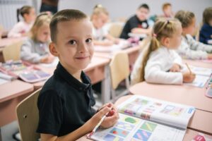 Діти знову сіли за парти: у Запоріжжі відкрилася інклюзивна школа з безпечним укриттям (ФОТО, ВІДЕО)