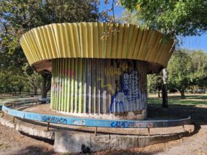 У Запоріжжі виставили на продаж заарештоване кафе в центрі міста (ФОТО)