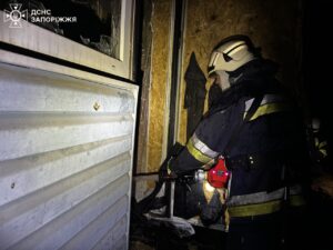 У Запоріжжі під час пожежі загинув чоловік (ФОТО 18+)