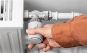 Кабмін змістив дати опалювального сезону в Україні