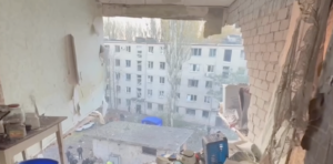 Влада показала зруйнований гуртожиток у Запоріжжі після масованої атаки (ВІДЕО)
