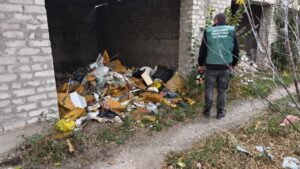У Запоріжжі виявили сміттєзвалище біля недобудов (ФОТО)