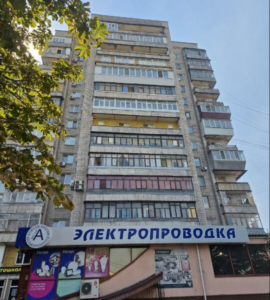 В Запорожье выставлена на аукцион трехкомнатная квартира за 1,4 млн грн (ФОТО)