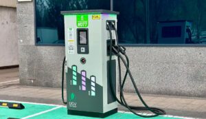 Запорізький виробник UGV запустив сучасну 120-кВт станцію зарядки в самому серці міста (ФОТО, ВІДЕО)