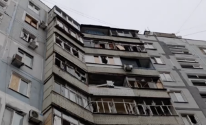 Як виглядають багатоповерхівки Запоріжжя після обстрілу (ВІДЕО)