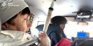 Думали, что смогут выдержать: в Запорожье второй раз эвакуировали пожилых супругов