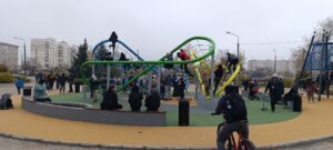 У Запоріжжі новий сучасний ігровий майданчик зібрав дітей зі всього району (ФОТО, ВІДЕО)