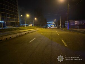 У Запоріжжі водій збив чоловіка й утік: поліція розшукує винуватця смертельної аварії (ФОТО)