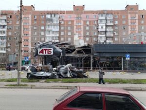 Як зсередини виглядає АТБ в Запоріжжі після ранкового удару (ФОТО)