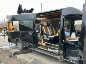 Ворог атакував мікроавтобус під Запоріжжям