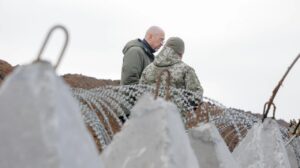 Шмигаль оцінив темпи зведення фортифікацій на Запорізькому напрямку (ФОТО)