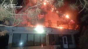 У Розумівці та Канівському гасили пожежі після ворожих атак