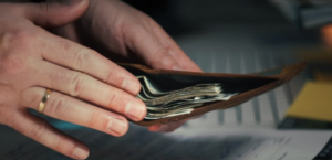 Гроші вже нараховують: хто отримує міжнародні виплати з 1 грудня в Україні – перевір свій статус