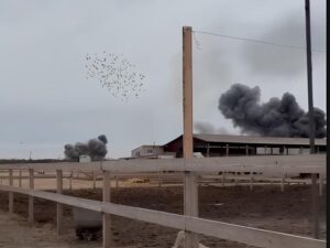 Моменти удару КАБів по кінному клубу під Запоріжжям потрапили на ВІДЕО