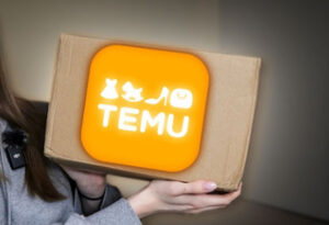 Новий податок на всі посилки: як подорожчають онлайн покупки