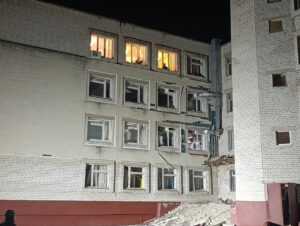 Как изнутри выглядит гимназия в Запорожье после вражеского удара (ФОТОРЕПОРТАЖ)