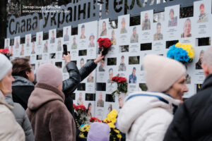 Вічна слава: на Алеї пам’яті в Запоріжжі встановили чотири нові стенди з портретами полеглих Героїв (ФОТО)