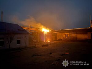 Поліція евакуювала 8 людей з-під ворожих атак: на Запоріжжі окупанти за добу завдали 922 удари