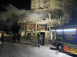 Дроновая атака на Запорожье: полиция задокументировала последствия ночного обстрела (ФОТО)