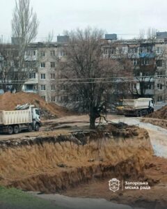 Під Запоріжжям ворожі дрони атакували цивільні авто: є поранені