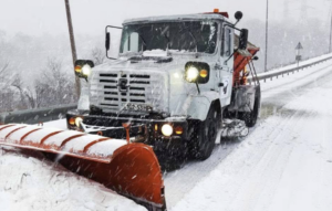Жители указали участки Запорожья, где не убрали снег