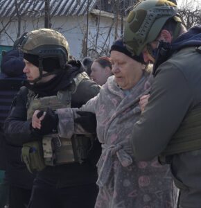 «Евакуація — це мить, коли серце розривається навпіл»: ще 22 людини врятували на Запоріжжі (ФОТО, ВІДЕО)