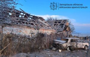 Два человека получили ранения: Запорожский район подвергся массированным ударам противника (ФОТО)