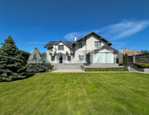 У центрі Запоріжжя продають розкішний маєток за півмільйона доларів: як він виглядає (ФОТО)