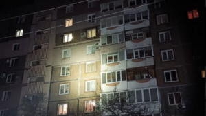 Нічна атака на Запоріжжя: у Космічному районі пошкоджено 4 багатоповерхівки (ФОТО)