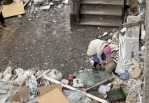 У Запоріжжі «шахед» зачепив дерево і вибухнув біля будинку: квартира дивом вціліла (ВІДЕО)