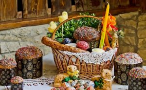 Великдень дорожчає: скільки коштує святковий кошик у 2026 році